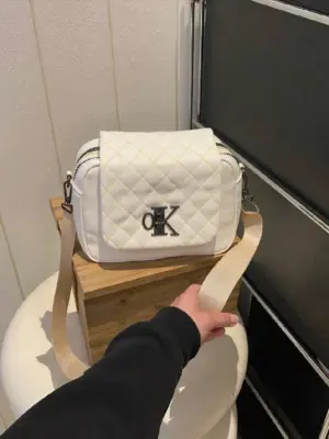 شنطه حريمي  اسود ck