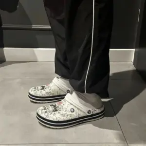 كروكس رجالي ابيض جيشي COCO07