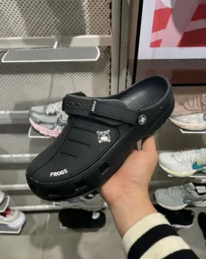 كروكس رجالي اسود