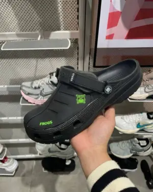 كروكس رجالي اسود